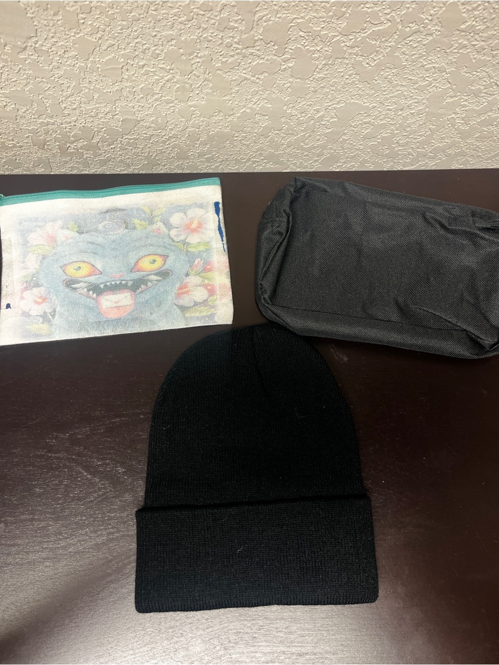 NWOT Kids Black Beanie Hat with Pink HUNTRX Logo & 2 accessory bags - Picture 4 of 7